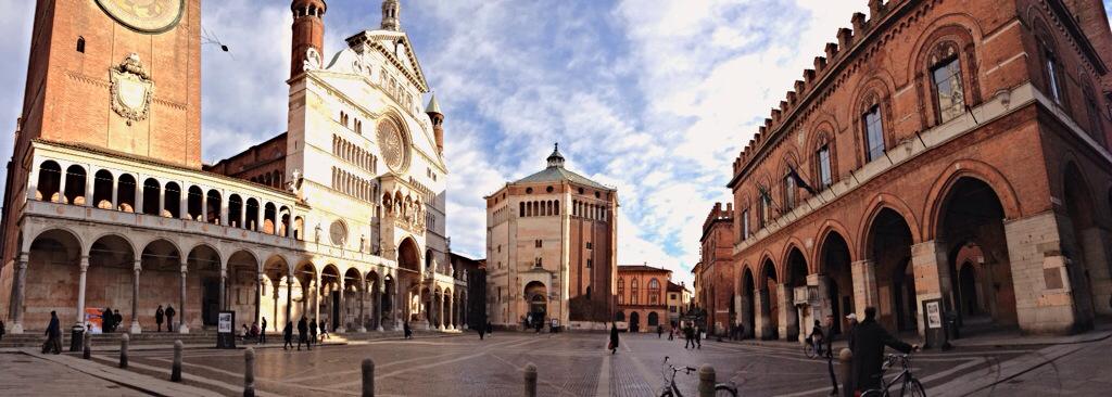 Panoramica antico Duomo di Cremona.jpg - Torrazzo, Battistero, Palazzo del Comune, Loggia dei Militi